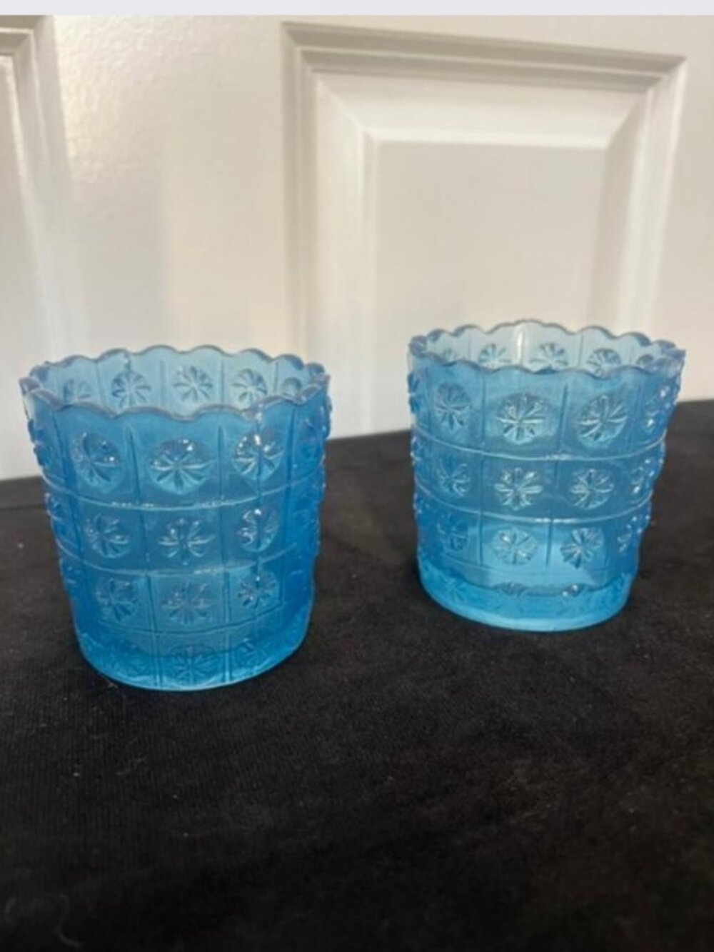 Anthropologie / Terrain Etched Daisy Glass Votives in Ocean Blue, Set of 2 - NWT - Picture 3 of 5